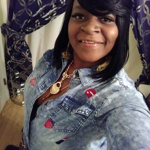 Meet your Posher, Yolanda